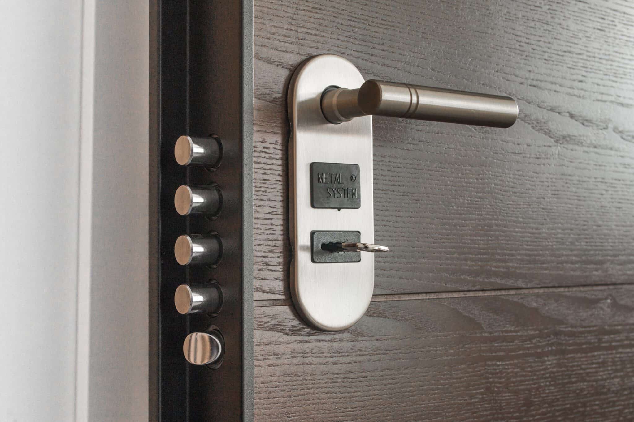 what-not-to-do-when-you-lock-yourself-out-of-your-safe-best-built-safes